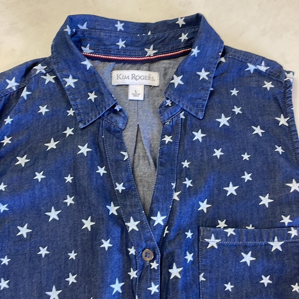 Women’s Lightweight Denim Look Stars Button Up Top . July 4th  Size Large New - Picture 2 of 6